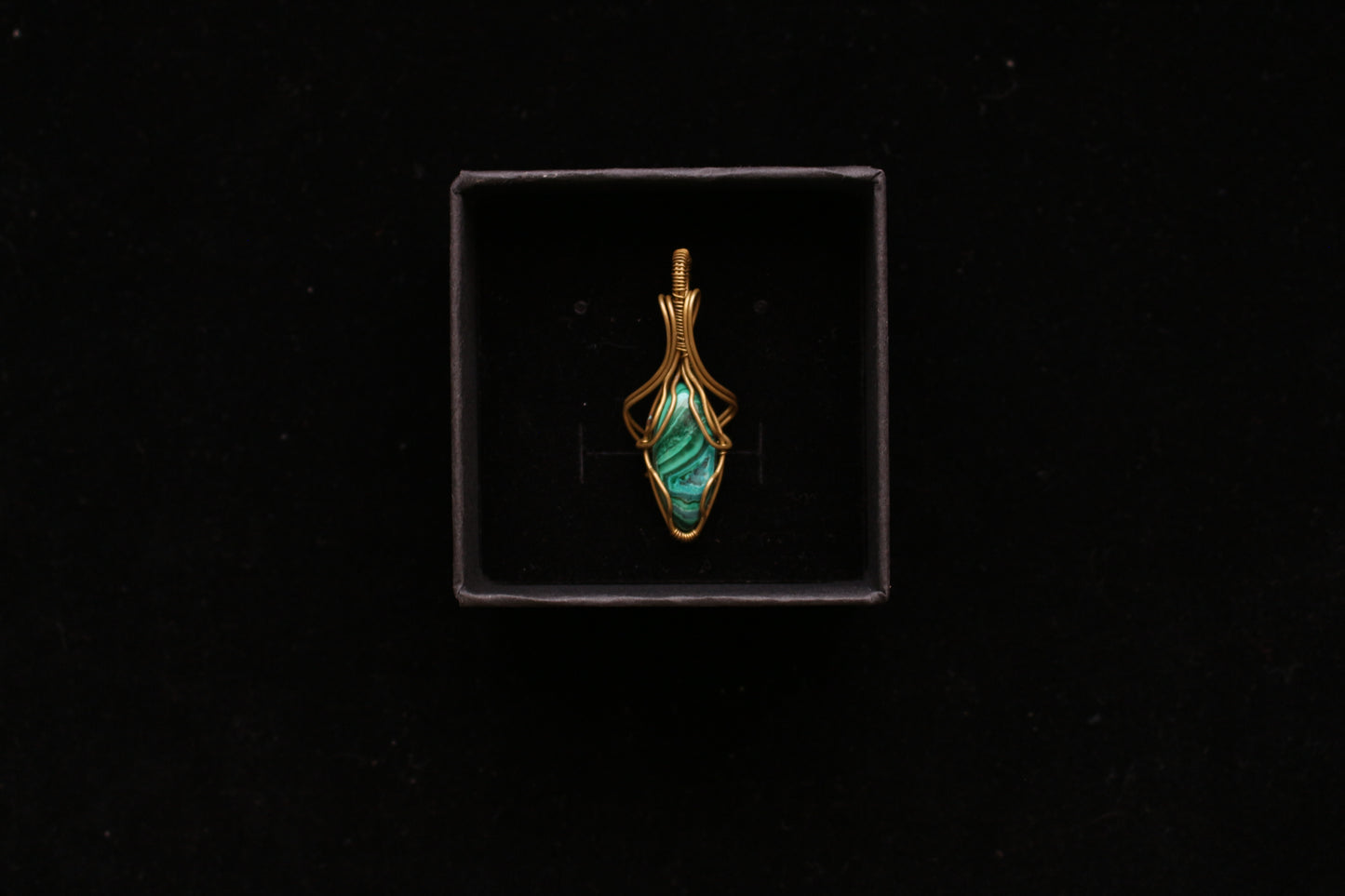 Amuleto/Talismano Azzurrite Malachite avvolta in filo di ottone Hand made geometric Pagan Wicca Witch