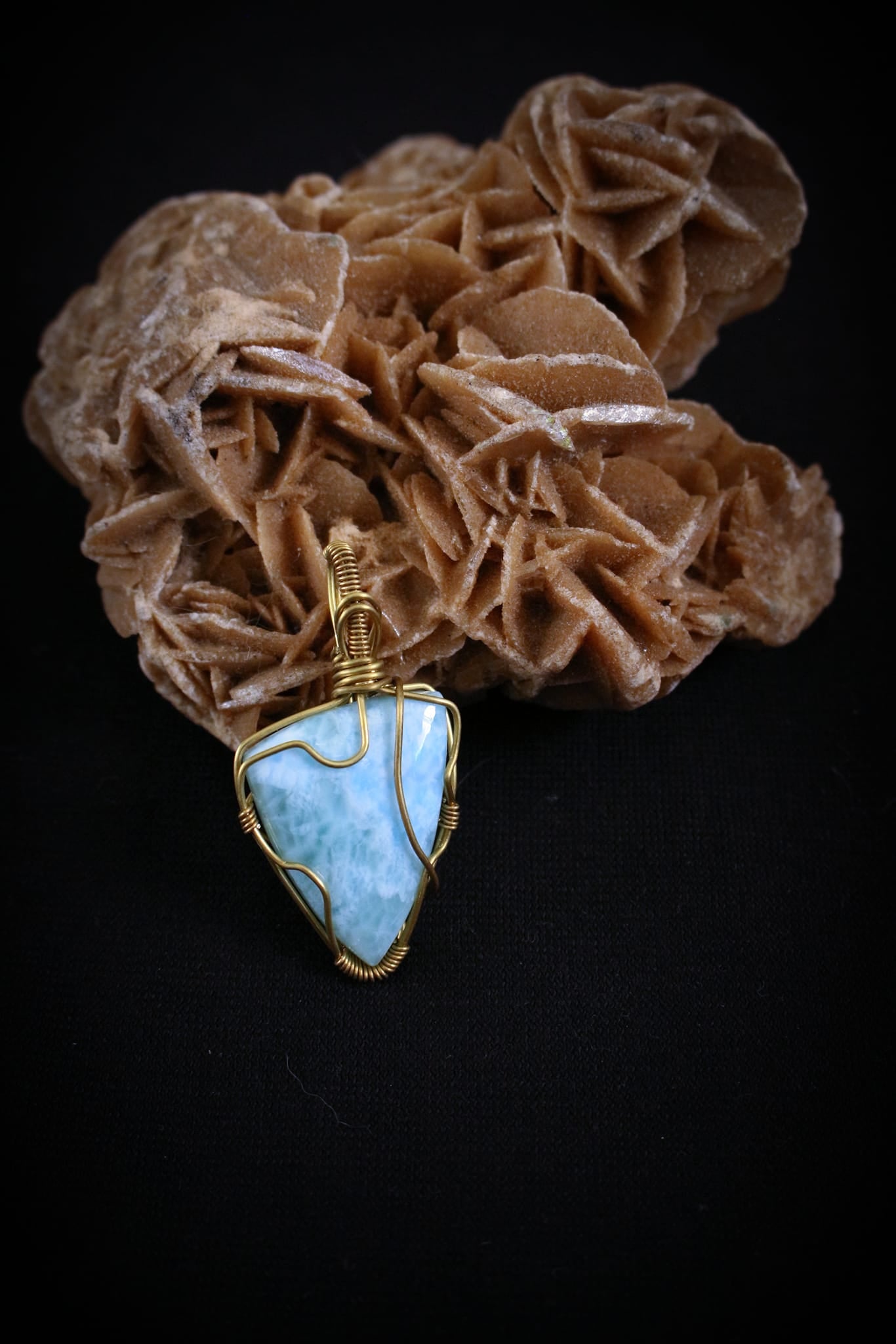 Amuleto/Talismano Larimar avvolta in filo di ottone Hand made geometric Pagan Wicca Witch